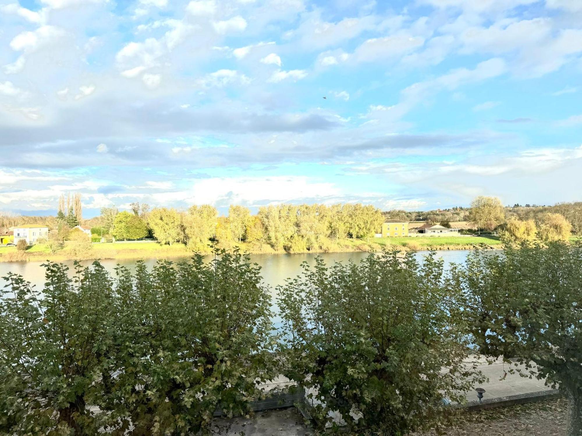 Appartement Quai Saone - By Primo C0Nciergerie Tournus Dış mekan fotoğraf